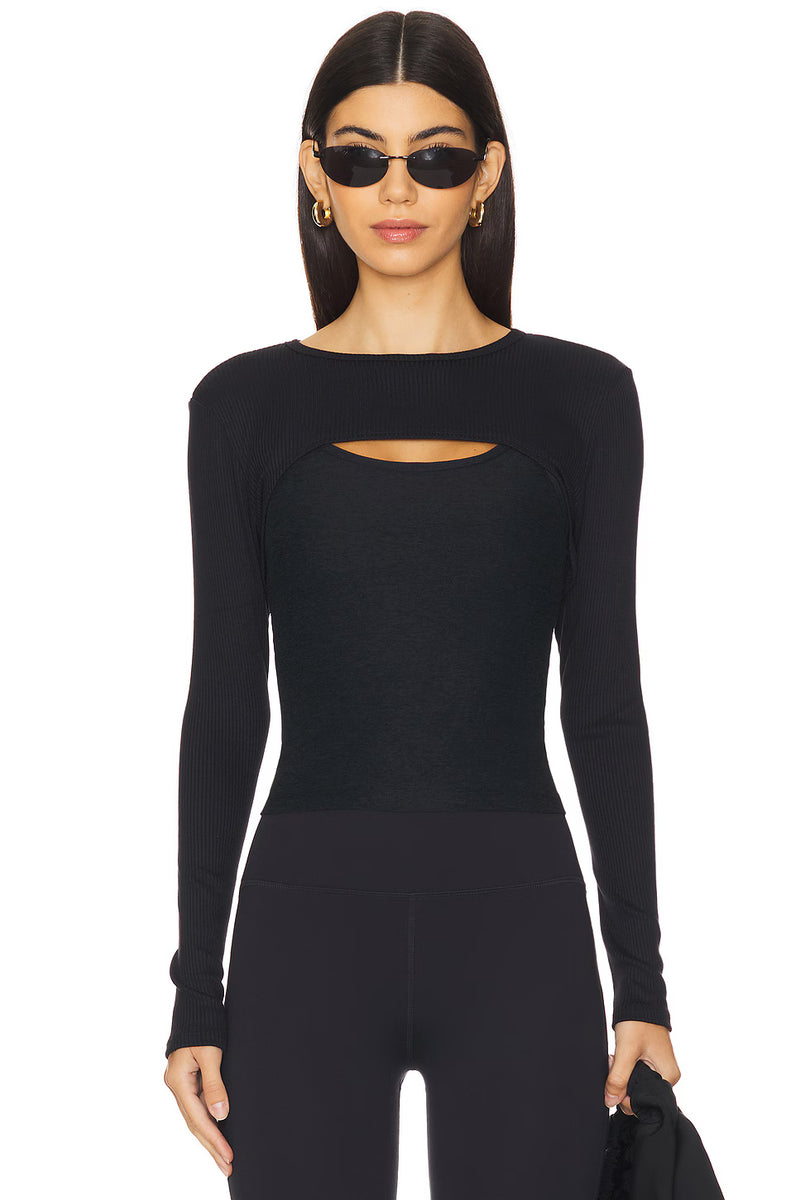 FORMATION SHRUG